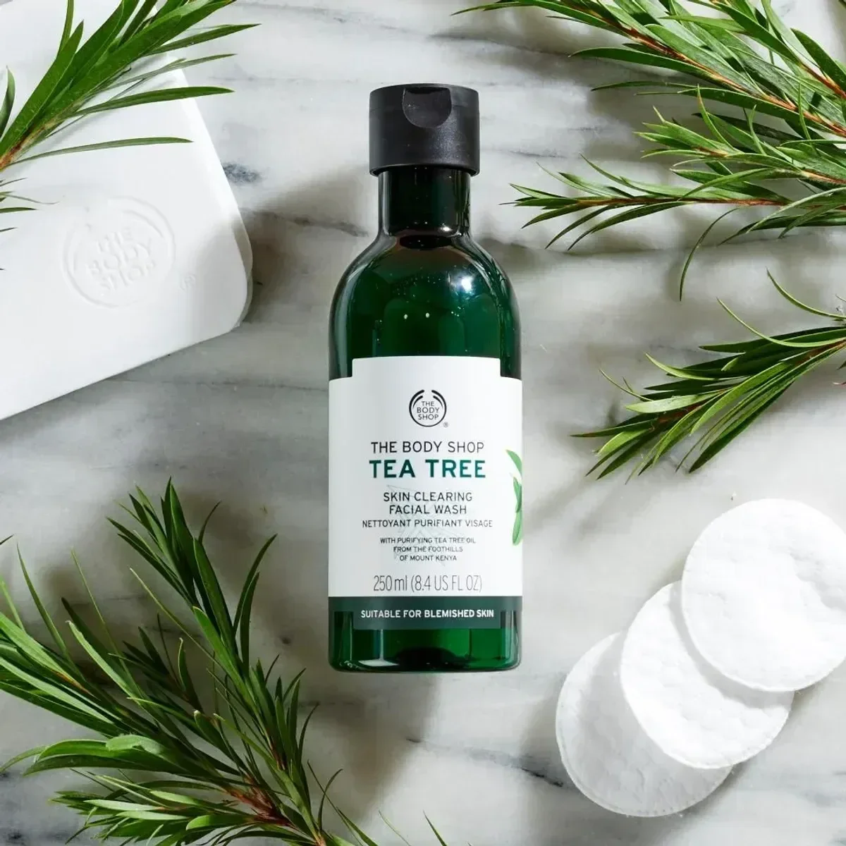 The Body Shop Tea Tree Skin Clearing Facial Wash